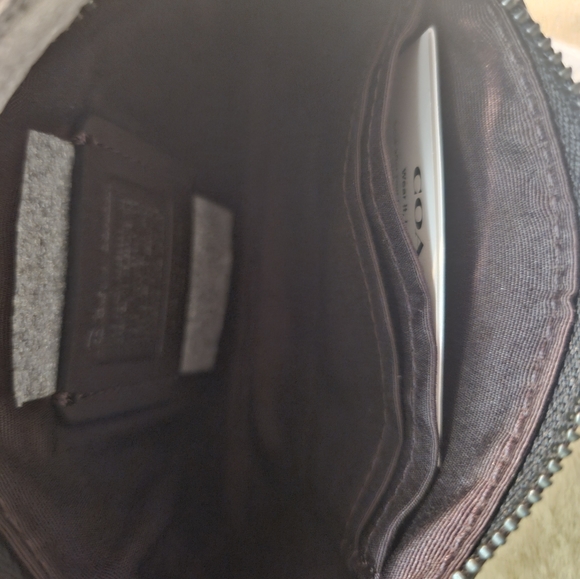 Coach Mickey wristlet - Picture 3 of 4